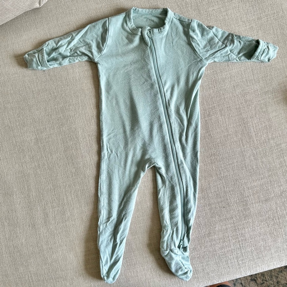 Kyte baby zippered footie onesie